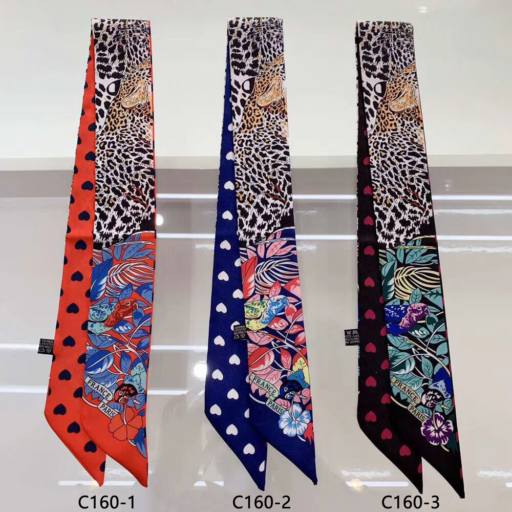 Bufanda de seda con forma de c - Women Accessories Brands reseña y precio